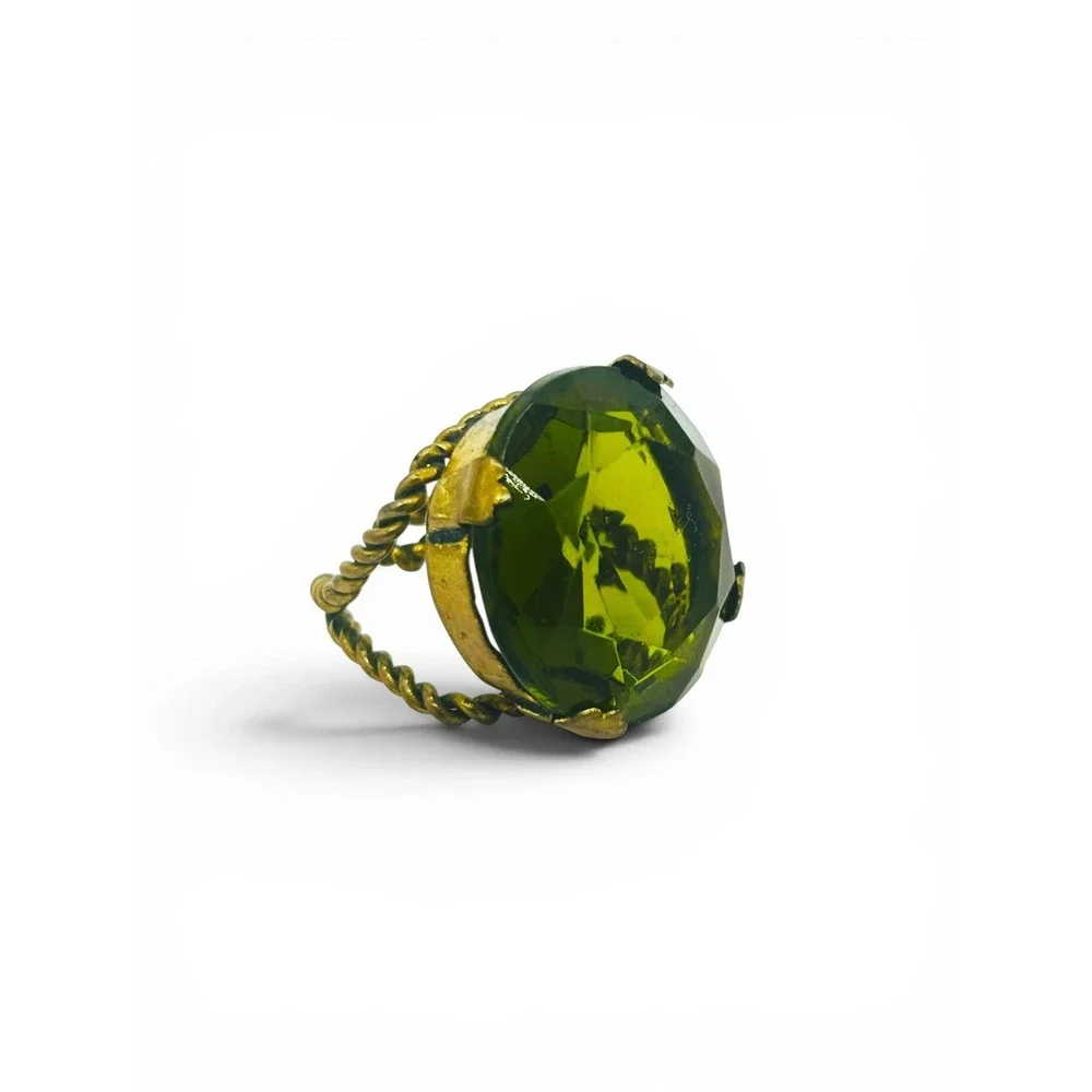 Large Vintage Olive Green Glass Adjustable Twisted Brass Statement Ring - Picture 2 of 6